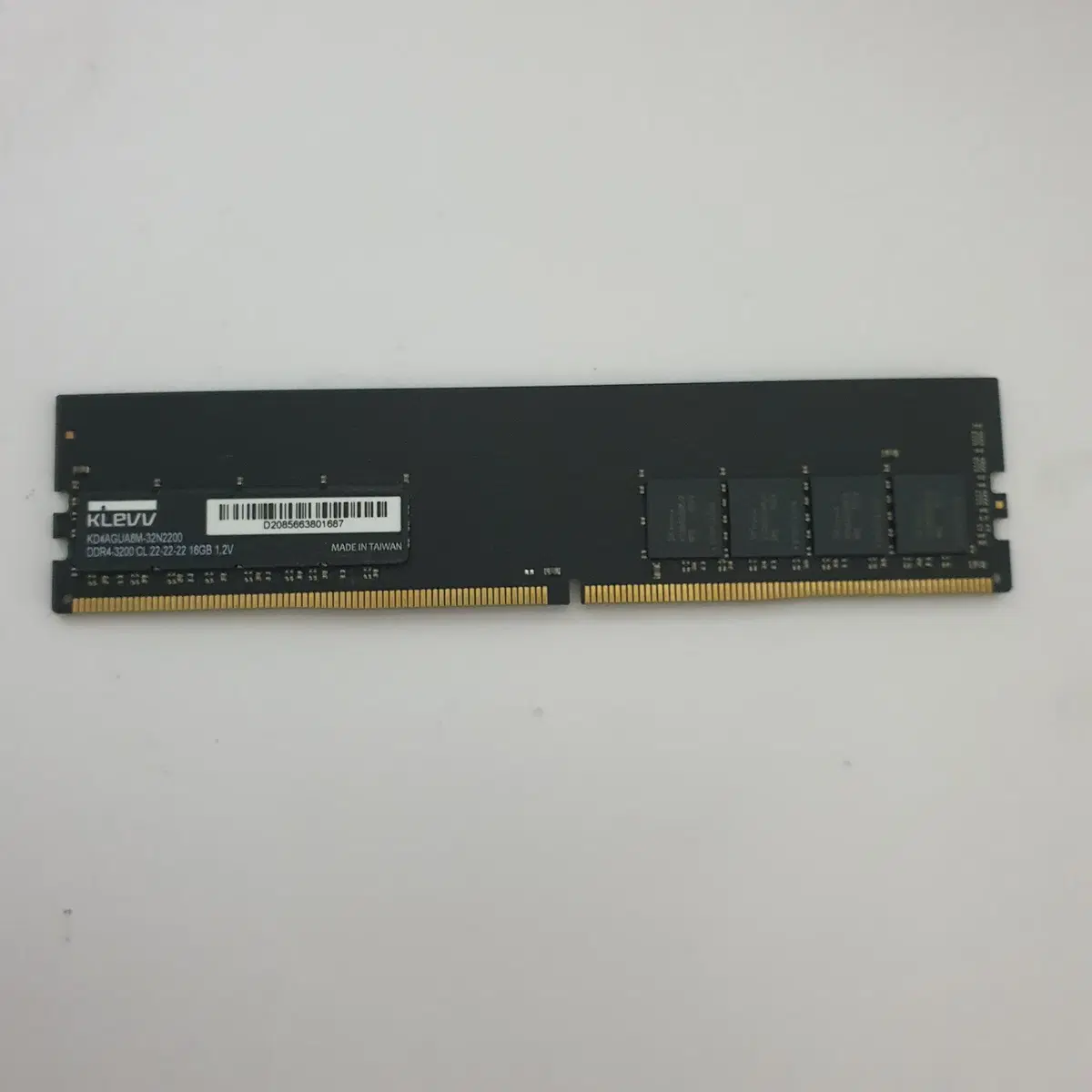 에센코어 KLEVV DDR4-3200 16GB 데스크탑 메모리 | 브랜드 중고거래